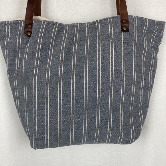 Sassy Sparrow Artisan Textile | Leather Tote Bag - Picture 4 of 14